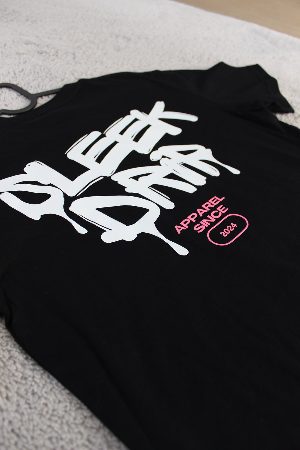 Sleek drip graphic tee